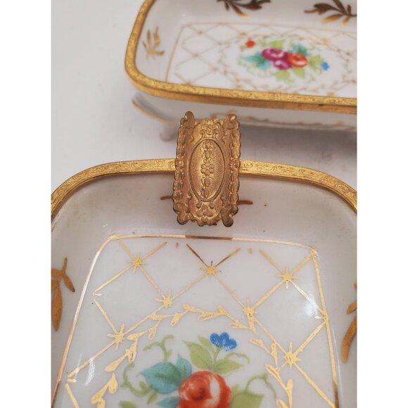 French Porcelaine Footed Ladies Hand Painted Ashtray Trimmed in Bronzed, Bronze - Picture 4 of 10